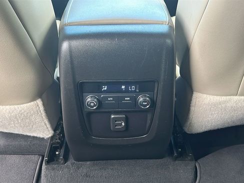 Used 2019 Buick Enclave Essence AWD/4WD image 29