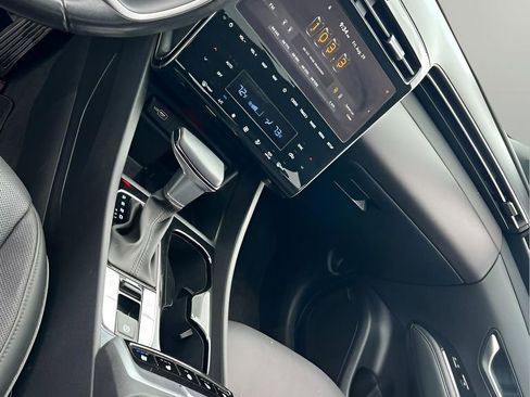 Used 2022 Hyundai Santa Cruz Limited image 16