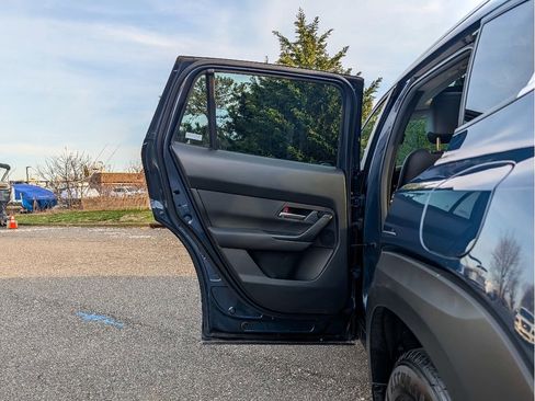 Used 2025 MAZDA CX-50 AWD 2.5 S w/ Premium Package image 11