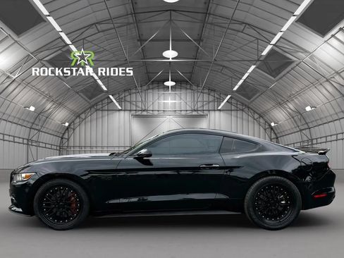 Used 2017 Ford Mustang GT RWD image 14