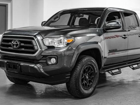 Used 2020 Toyota Tacoma SR5 RWD image 7