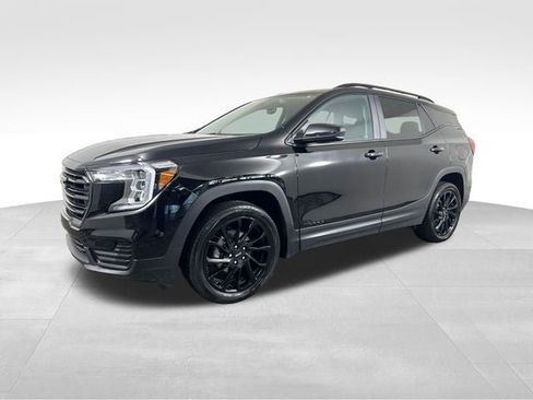 Used 2024 GMC Terrain SLE w/ Driver Convenience Package AWD/4WD image 2