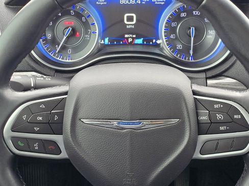 Used 2017 Chrysler 300 Limited w/ Driver Convenience Group image 6