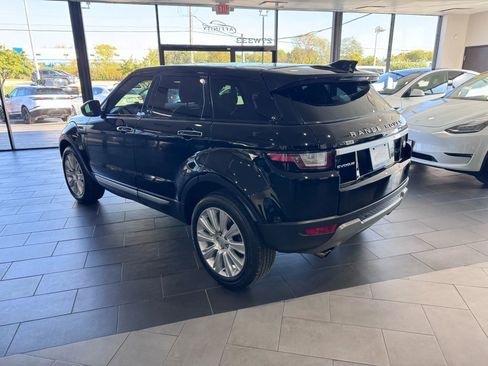 Used 2017 Land Rover Range Rover Evoque HSE image 3