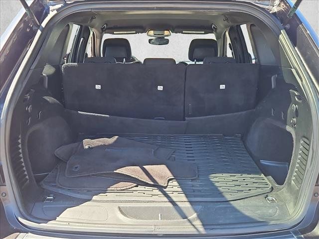 Used 2017 Jeep Grand Cherokee Laredo w/ Quick Order Package 2BE RWD image 6