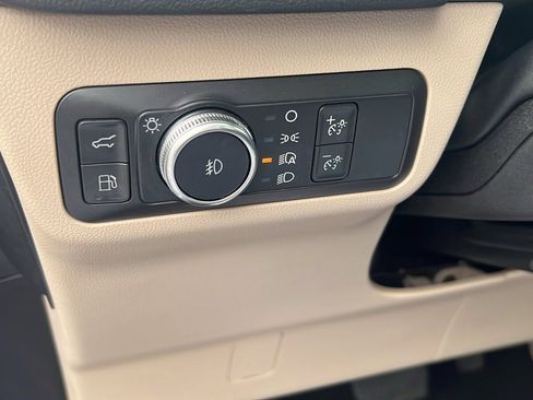 Used 2022 Ford Escape Titanium w/ Class II Trailer Tow Package image 16