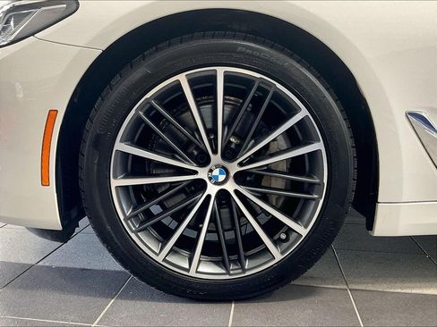 Used 2023 BMW 530i xDrive w/ Convenience Package AWD/4WD image 7