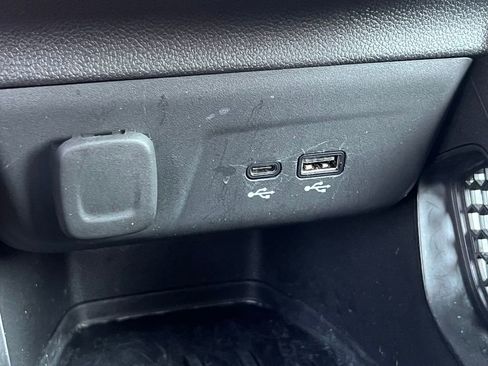 Used 2025 Chevrolet TrailBlazer LT AWD/4WD image 24