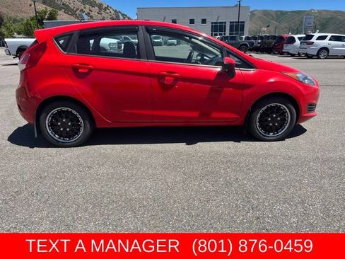 Used 2015 Ford Fiesta SE FWD image 2