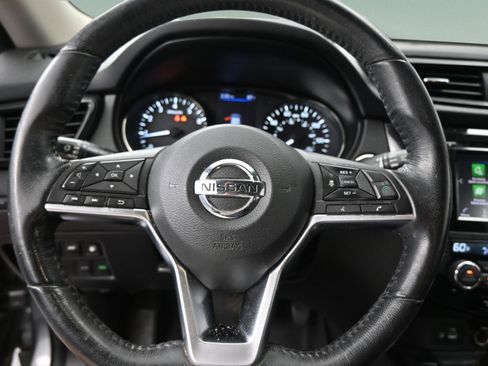 Used 2019 Nissan Rogue SV w/ Premium Package FWD image 27