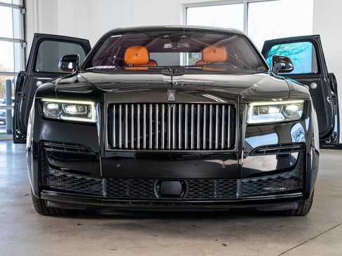 Used 2022 Rolls-Royce Ghost Black Badge image 3