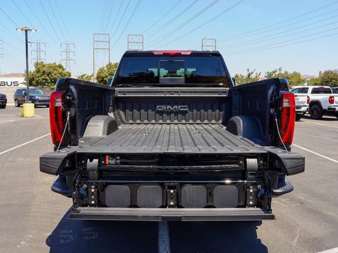 New 2026 GMC Sierra 2500 Denali w/ Denali Reserve Package AWD/4WD image 10