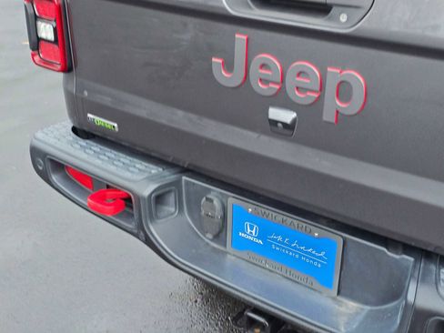Used 2021 Jeep Gladiator Rubicon image 16