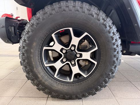 Used 2022 Jeep Wrangler Unlimited Rubicon w/ Steel Bumper Group AWD/4WD image 5