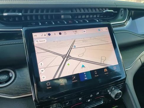 Used 2022 Jeep Grand Cherokee Overland w/ Adv Protech Group III image 24