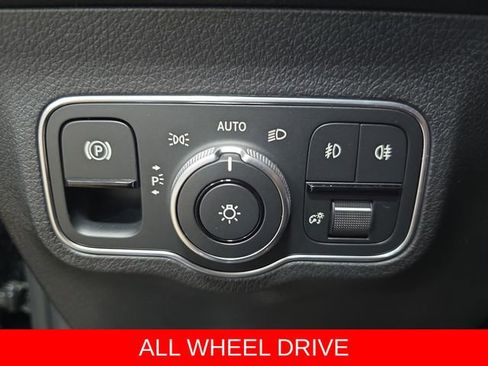 Used 2024 Mercedes-Benz GLB 250 4MATIC image 26