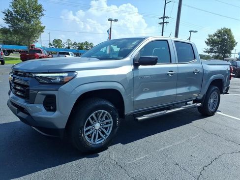 Used 2025 Chevrolet Colorado LT w/ LT Convenience Package RWD image 8