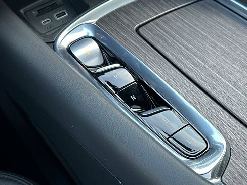 Certified 2024 Buick Enclave Avenir FWD image 31