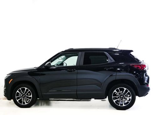 Used 2025 Chevrolet TrailBlazer LT FWD image 8