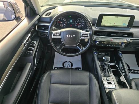 Used 2022 Kia Telluride EX w/ EX Premium Package image 3
