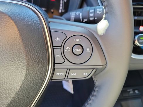 Used 2026 Toyota Corolla Cross SE image 21