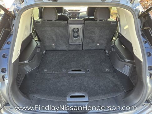 Used 2018 Nissan Rogue SV w/ Sun & Sound Touring Package AWD/4WD image 14