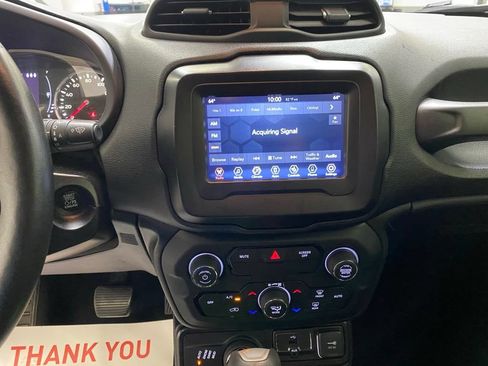 Used 2019 Jeep Renegade Latitude w/ Cold Weather Group AWD/4WD image 23