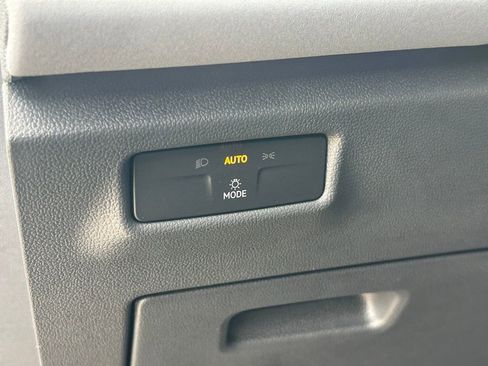 New 2026 Volkswagen Tiguan SE R-Line image 23