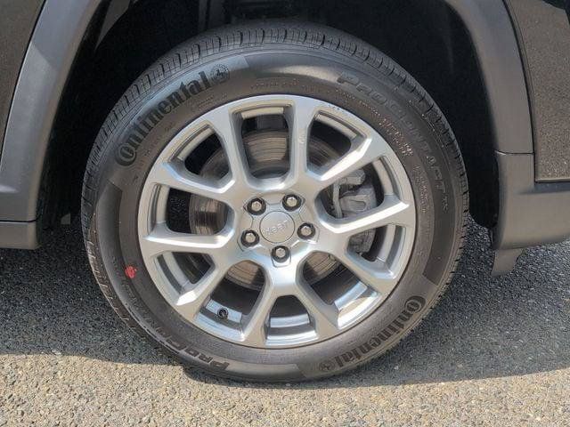Certified 2023 Jeep Compass Latitude AWD/4WD image 22