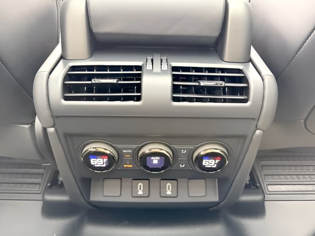 New 2026 Land Rover Defender 110 OCTA AWD/4WD image 82