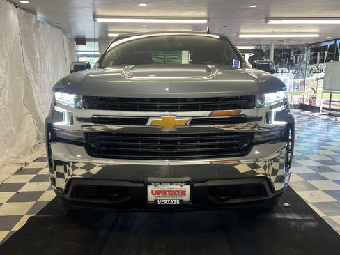Used 2021 Chevrolet Silverado 1500 LT AWD/4WD image 2
