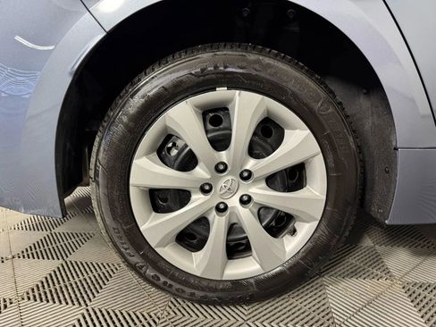 Used 2025 Toyota Corolla LE image 41