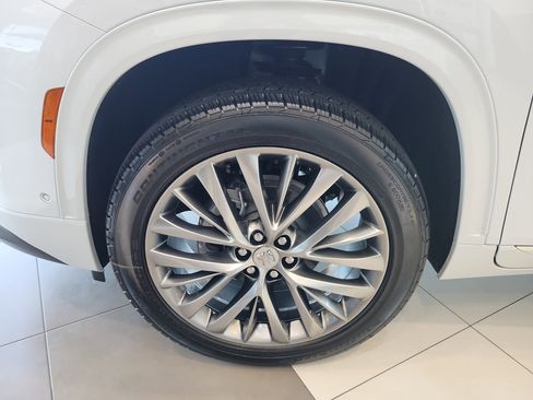 New 2026 Buick Enclave Avenir w/ Super Cruise Package FWD image 4