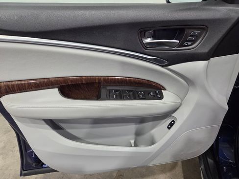 Used 2017 Acura MDX w/ Technology & Entertainment image 17