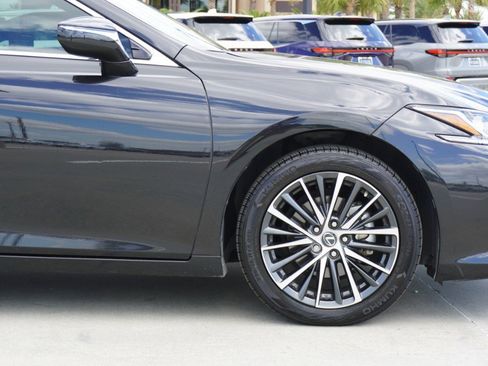 Certified 2023 Lexus ES 350 w/ Premium Package image 10