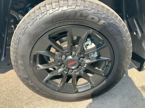 Used 2025 Toyota Tundra Limited w/ TRD Off-Road Package AWD/4WD image 10