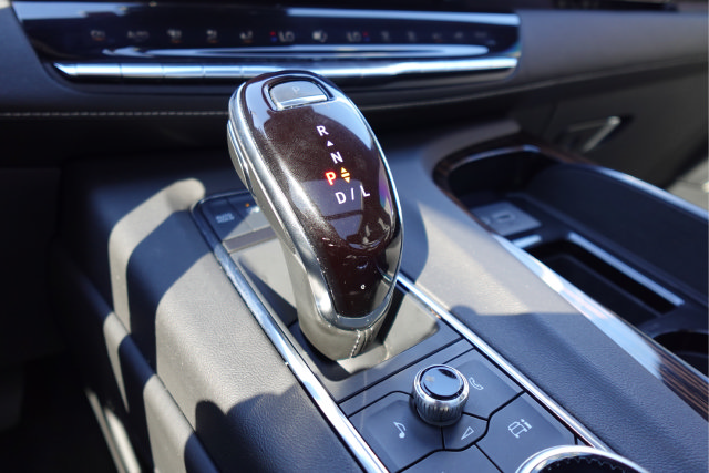 Used 2024 Cadillac Escalade Premium Luxury AWD/4WD image 42