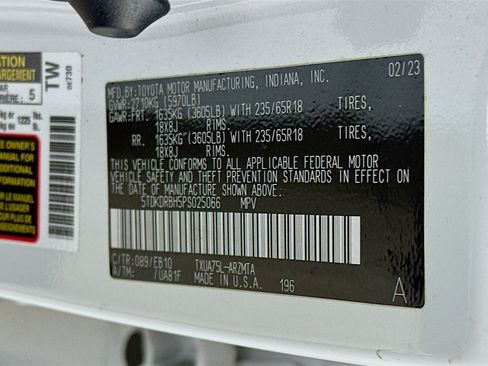 Used 2023 Toyota Highlander XLE image 12