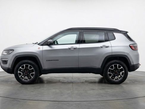Used 2025 Jeep Compass Trailhawk AWD/4WD image 5