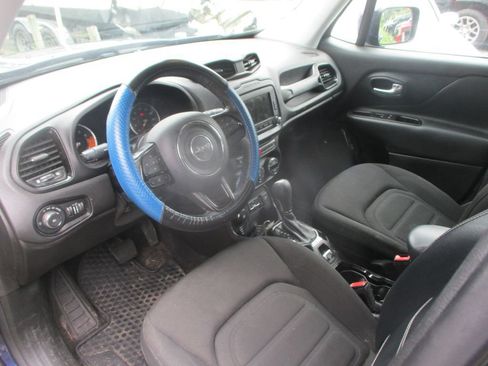 Used 2017 Jeep Renegade Altitude AWD/4WD image 12