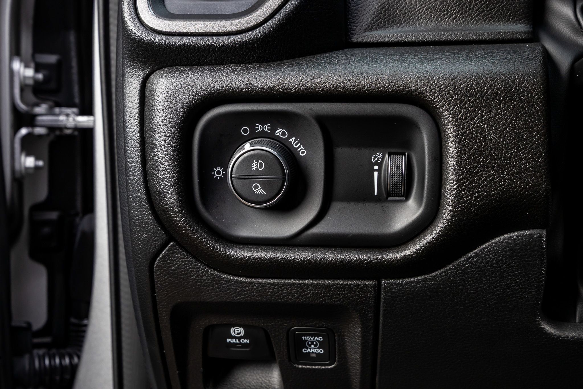 Used 2025 RAM 1500 Warlock AWD/4WD image 22