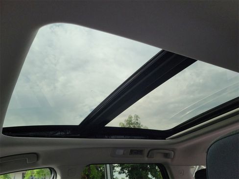 New 2025 Nissan Pathfinder SV w/ SV Premium Package image 11