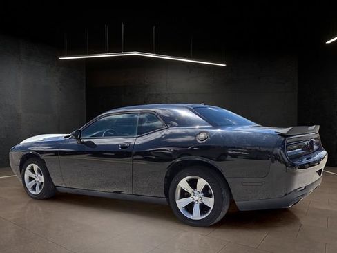 Used 2015 Dodge Challenger SXT RWD image 5