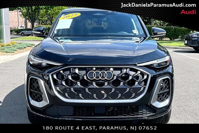 Used 2025 Audi Q5 Premium Plus w/ Premium Plus AWD/4WD image 3