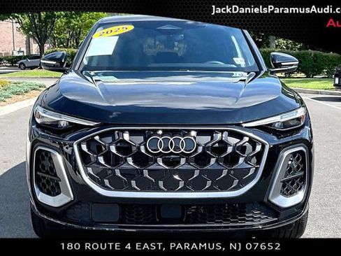 Used 2025 Audi Q5 Premium Plus w/ Premium Plus AWD/4WD image 3