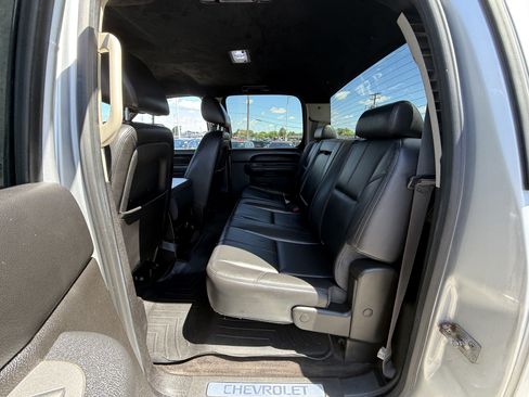 Used 2014 Chevrolet Silverado 2500 LT w/ Z71 Appearance Package AWD/4WD image 18