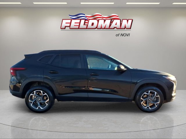 Used 2024 Chevrolet Trax LT w/ Driver Confidence Package FWD image 7