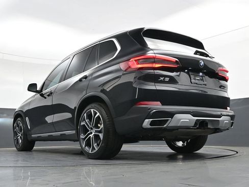 Used 2022 BMW X5 xDrive40i w/ Premium Package AWD/4WD image 29