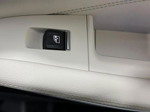 Used 2020 BMW X5 xDrive40i w/ Premium Package image 23