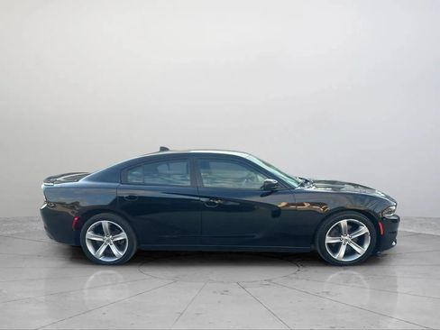 Used 2017 Dodge Charger R/T image 6